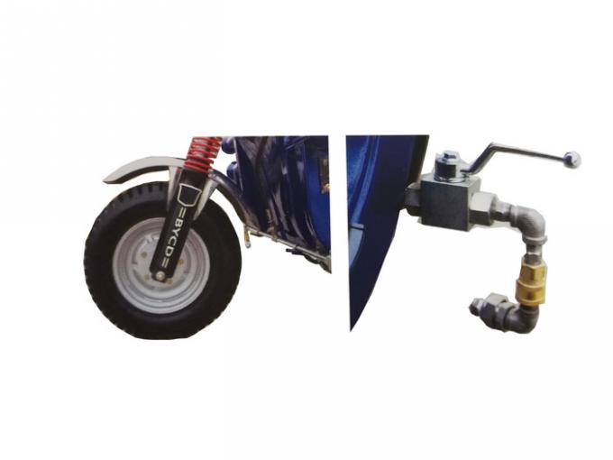 600L Street Cleaning Vehicles , Street Washing Vehicles With 2 Hedging Nozzles 0
